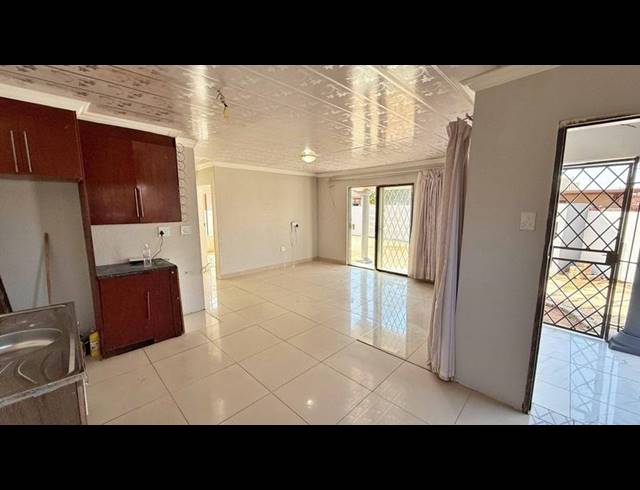 2 BEDROOM HOUSE FOR SALE IN SOSHANGUVE VV
